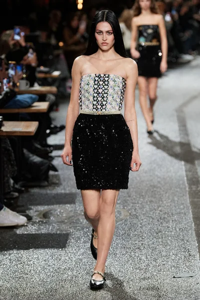 Look 69